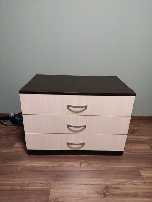 Скрин с 3 чекмеджета