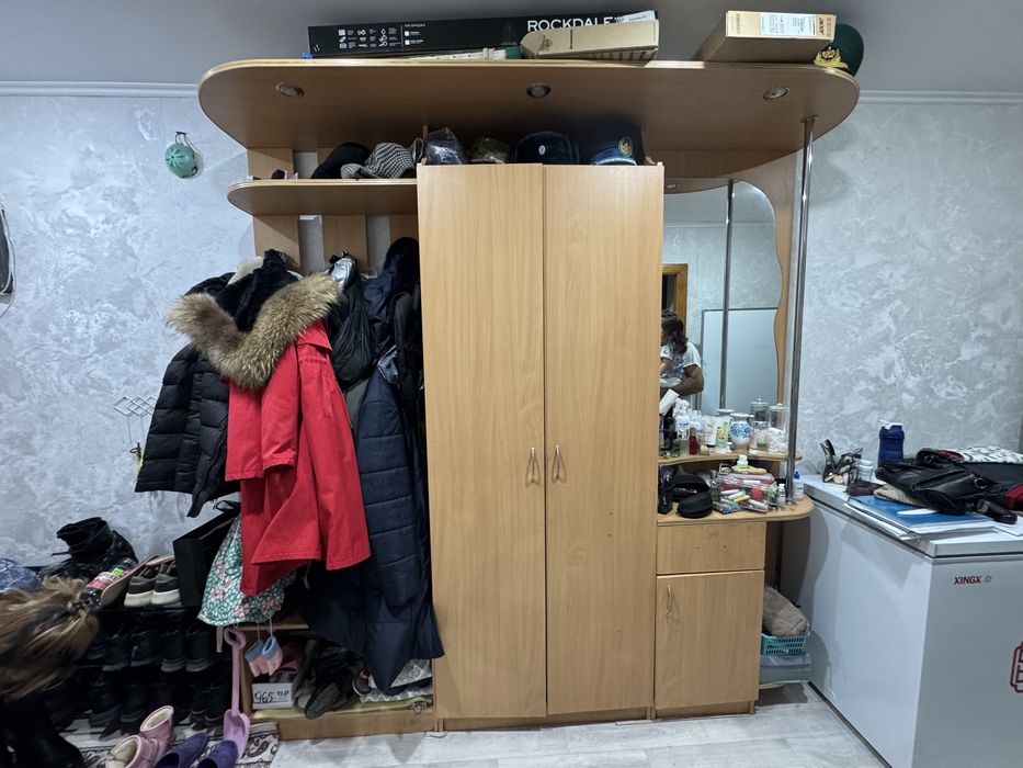 Продам шкаф в прихожую