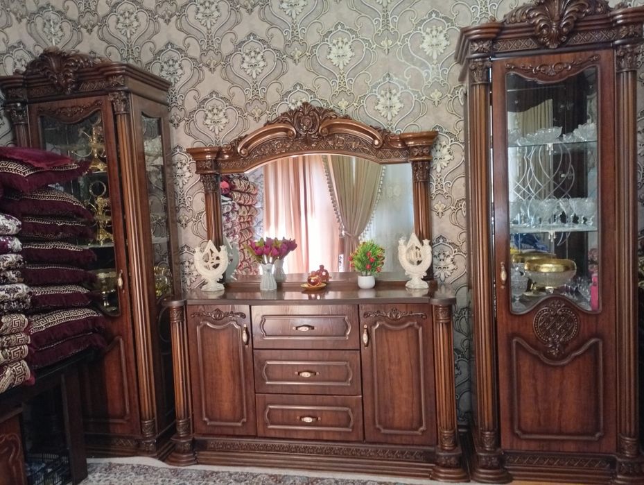 Sotiladi 3 talik kamplekt stenka