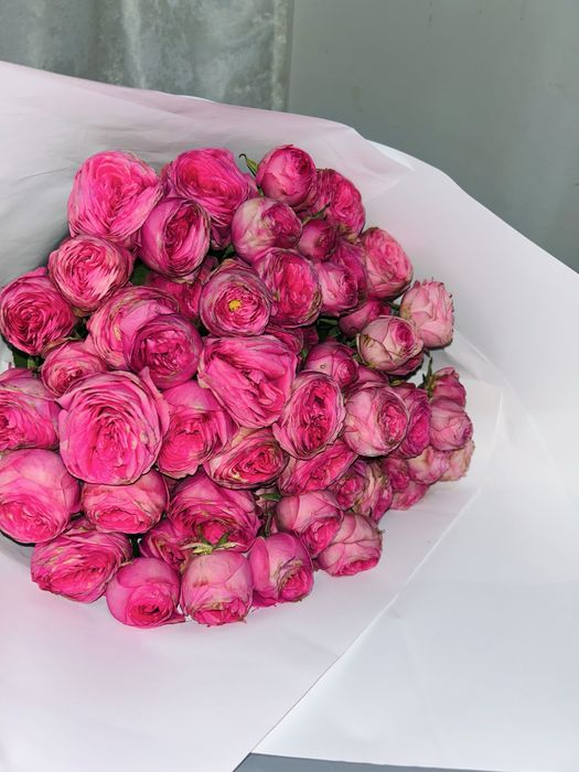 пионовидные спрей розы букет