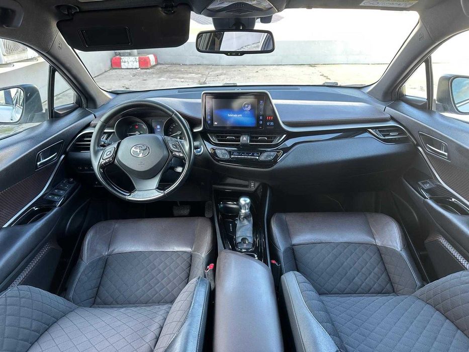 Toyota C-HR  1.8 Hybrid Lounge 12 Luni Garantie