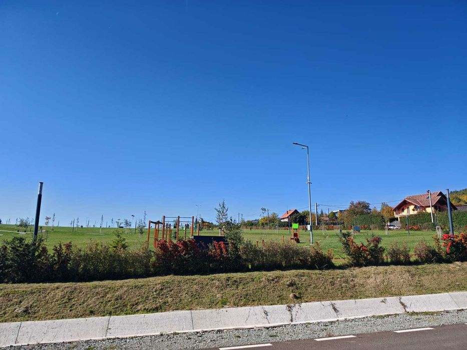Teren intravilan – 62 ari ,strada 28, langa Parc Hosteze