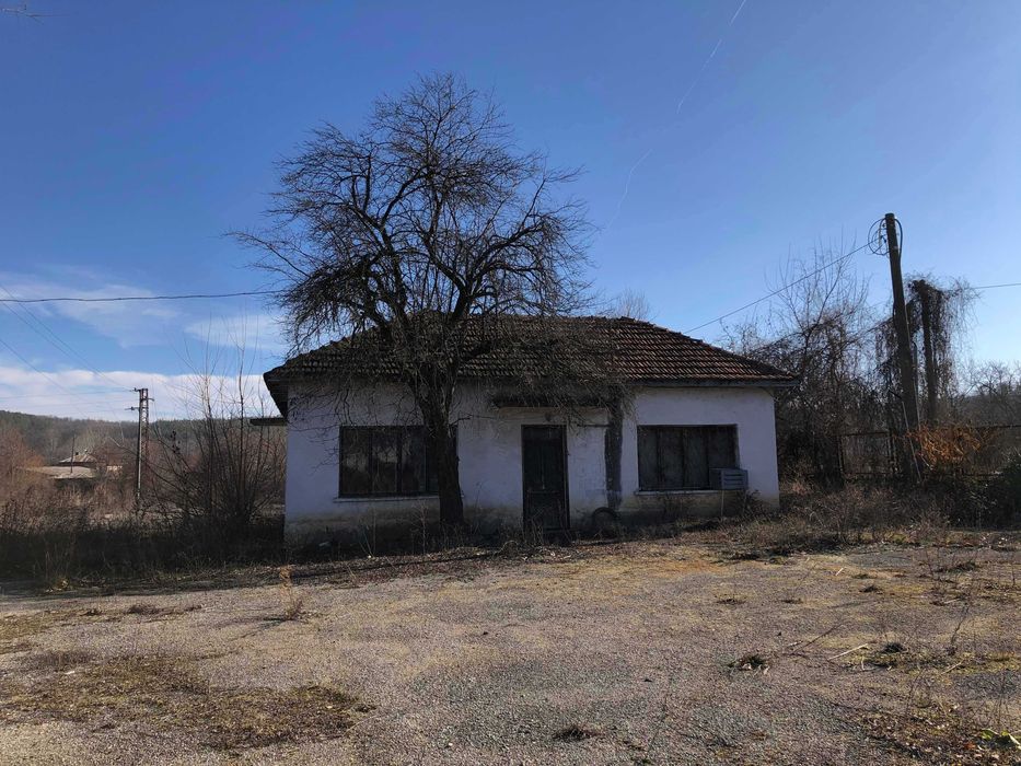 Стопанска сграда в с. Боровци