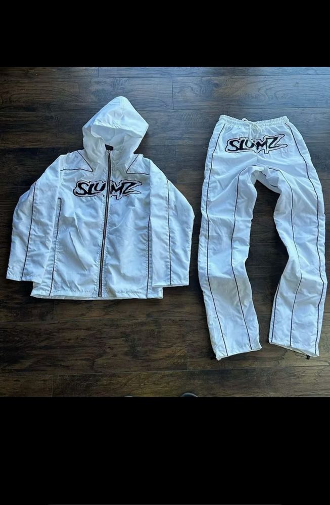 Tracksuit slumz стилно и удобно за всички сезони