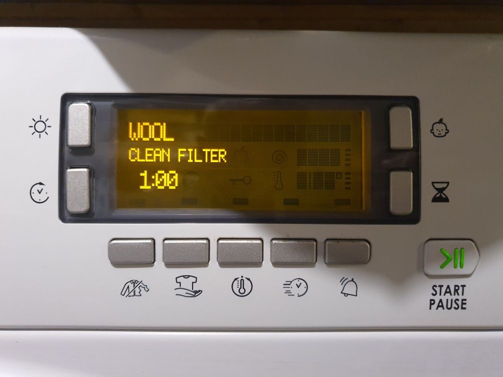 Сушилня Ariston Hotpoint