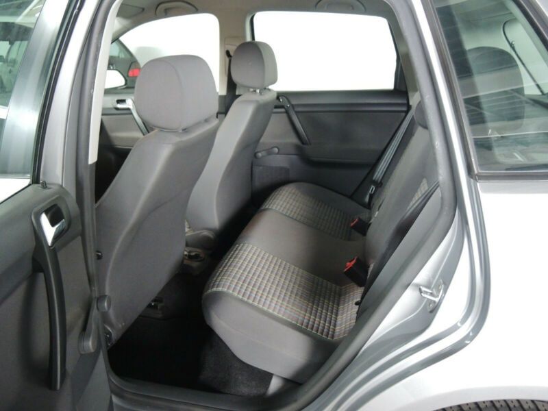 Vând Volkswagen polo 2010