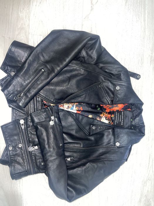 Кожаная косуха от бренда Philipp Plein в размере «S»