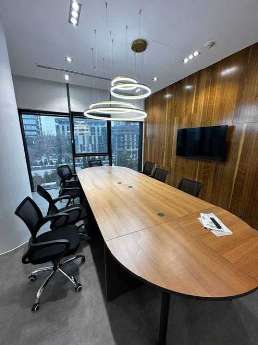Аренда офиса на метро Айбек. Гостиница Россия. 205 м²
