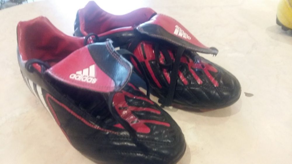 Предлагам Адидас и Пума бутотки за футбол *38 р.