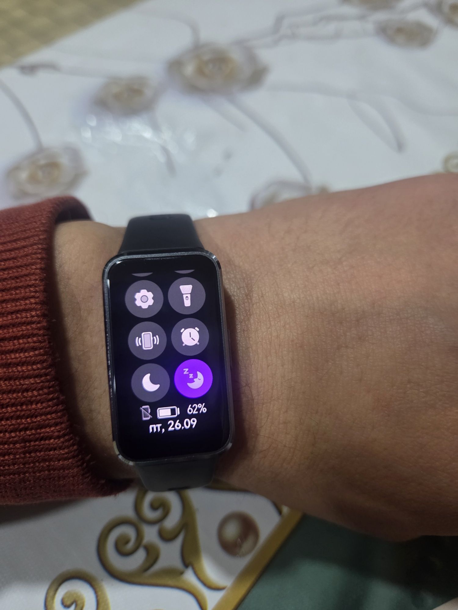 Huawei Band 10 .