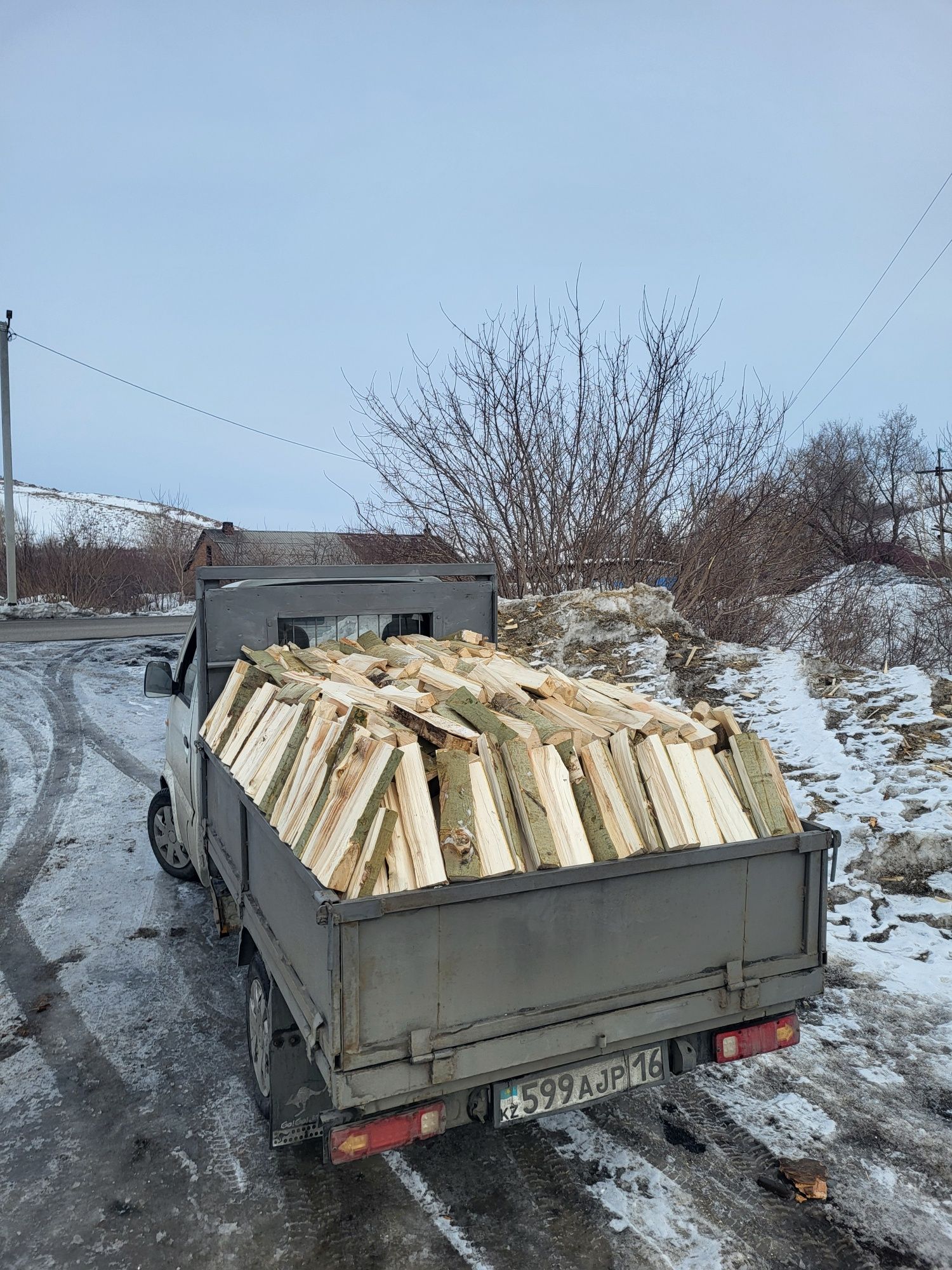 Продам дрова колотые 1.5 куба осина