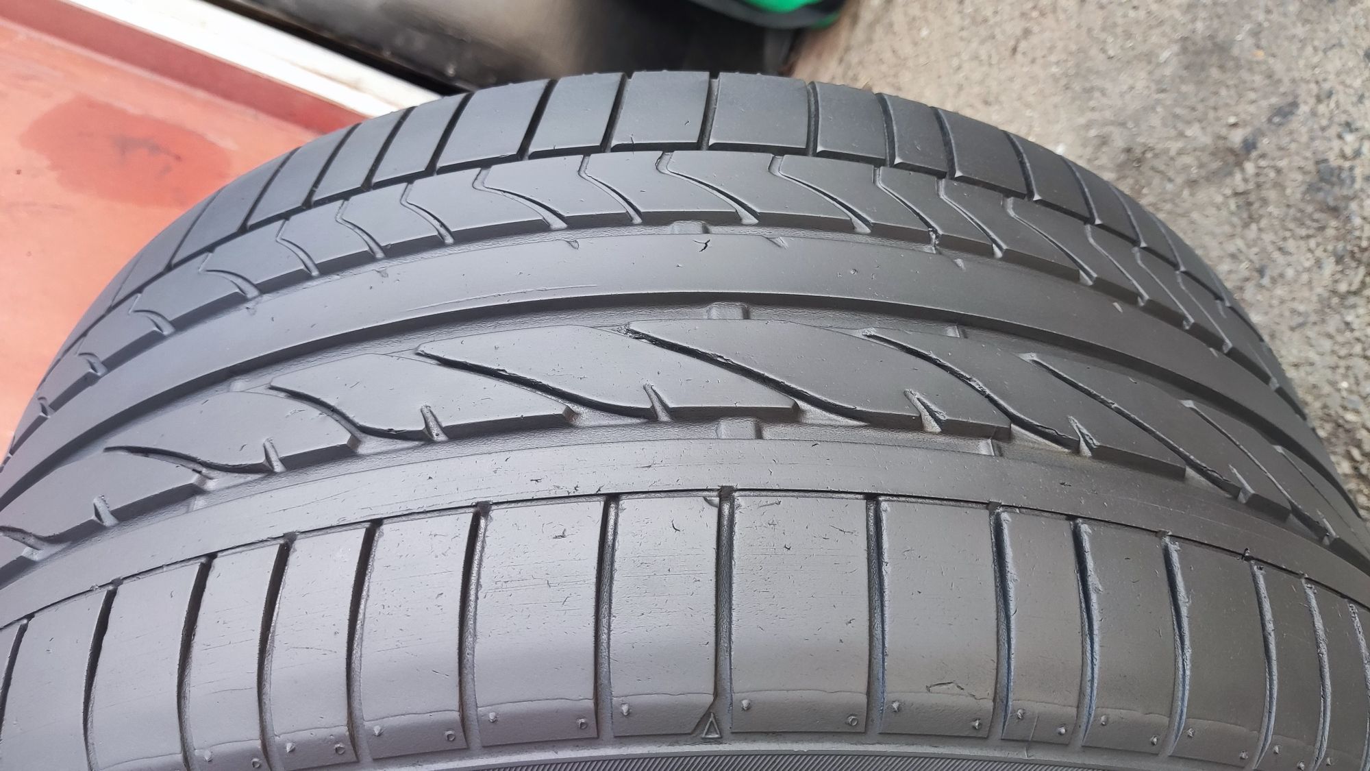 1бр. лятна гума 255/35/18 Bridgestone Potenza, XL, runflat
6.85mm 
Доб