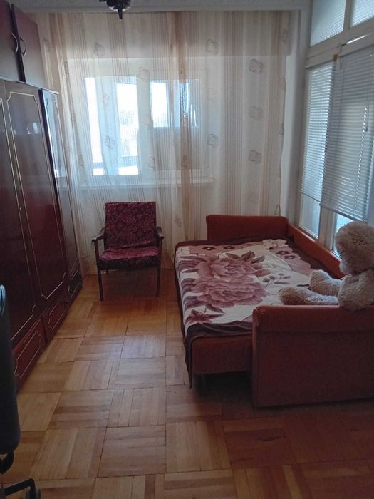 inchiriere camera in apartament cu 4 camere