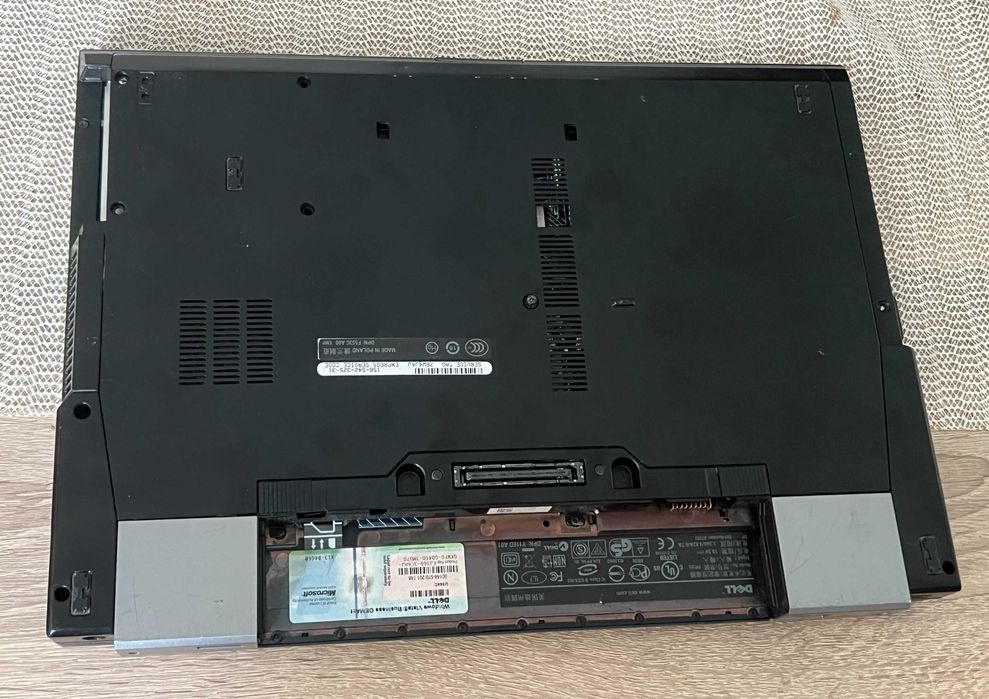 Laptop Dell Latitude E6500 fără HDD RAM baterie încărcător funcțional