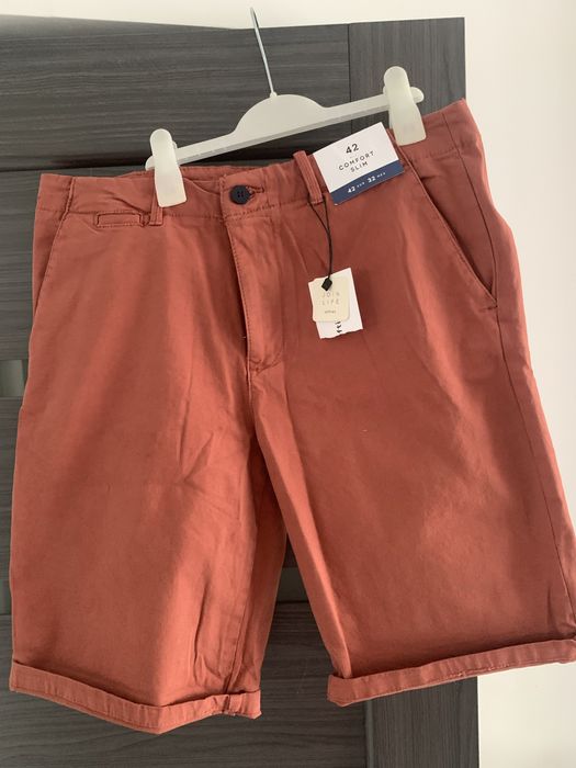 Pantaloni scurti marimea 32
