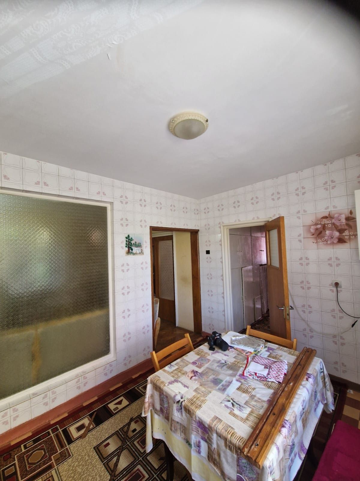 Apartament 3 camere, semidecomamdat, bld Traian, etaj 2 din 10, pf