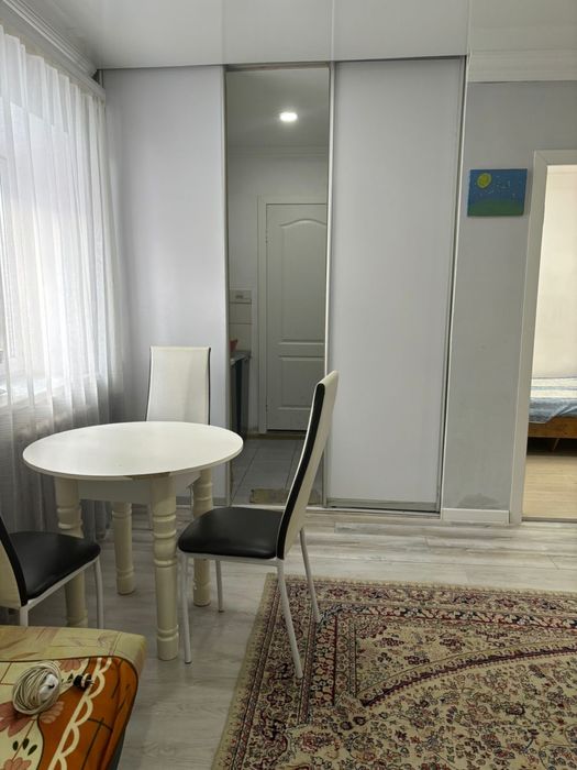 Сдам домик во дворе (отдельный вход) малосемейным или девушкам