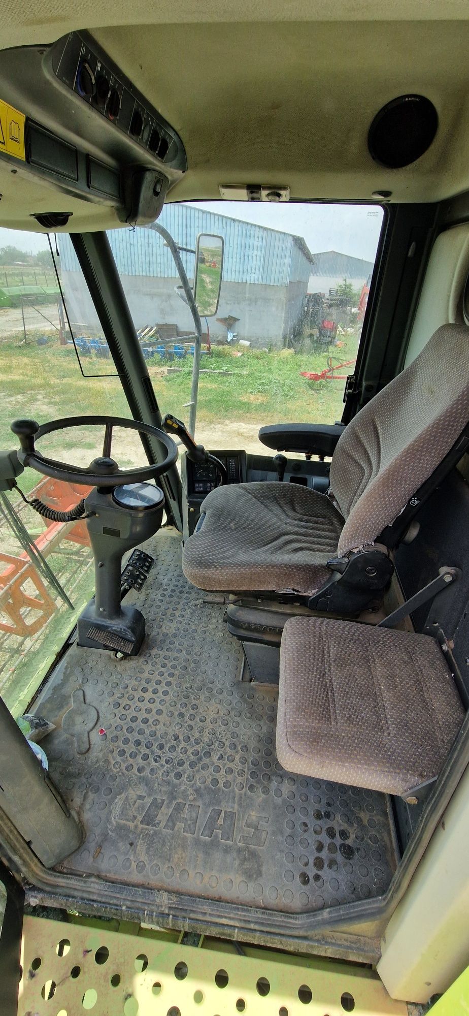 Combina Claas Mega 350