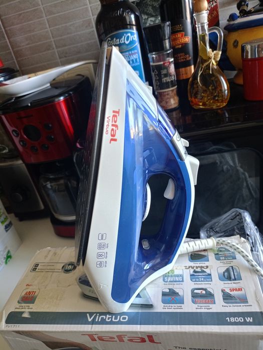 Vând fier de calcat tefal,diferite culori,nou , calitate.