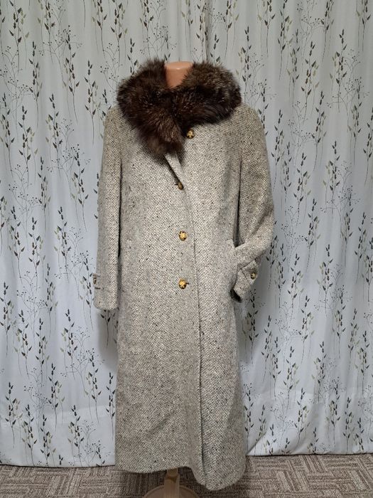 Palton din 100% lână cu guler din blană naturală
