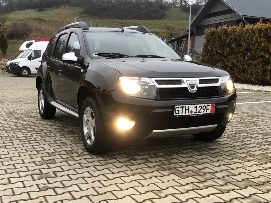 Dacia Duster an 2013 motor 1.6 16v benz+gaz de fabrica clima piele