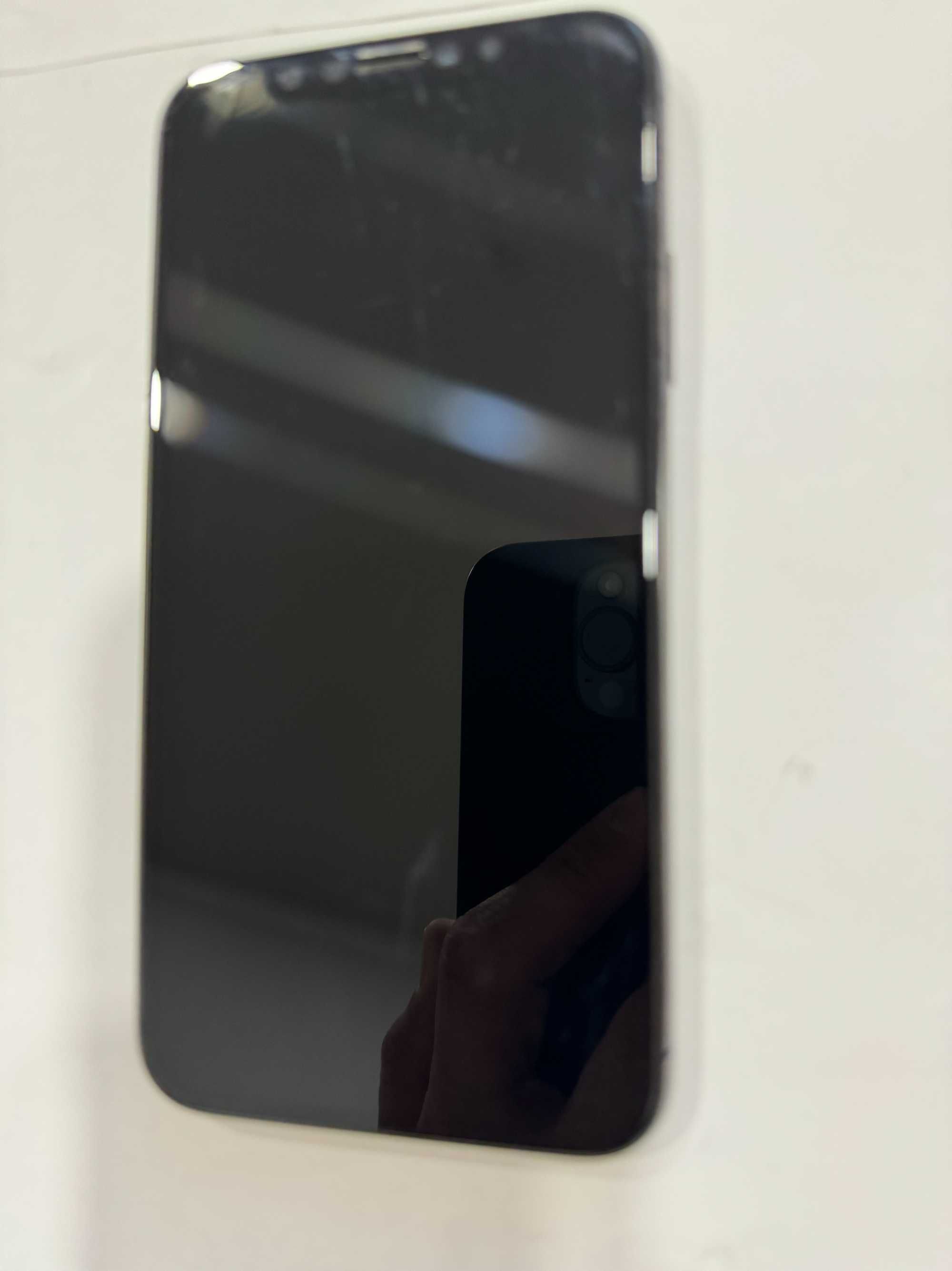 Apple iphone X 256GB black - perfect funcțional - spate cu fisuri