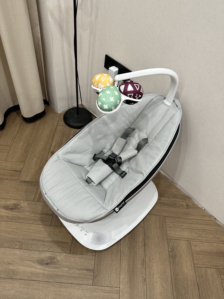 Продам mamaroo 4moms