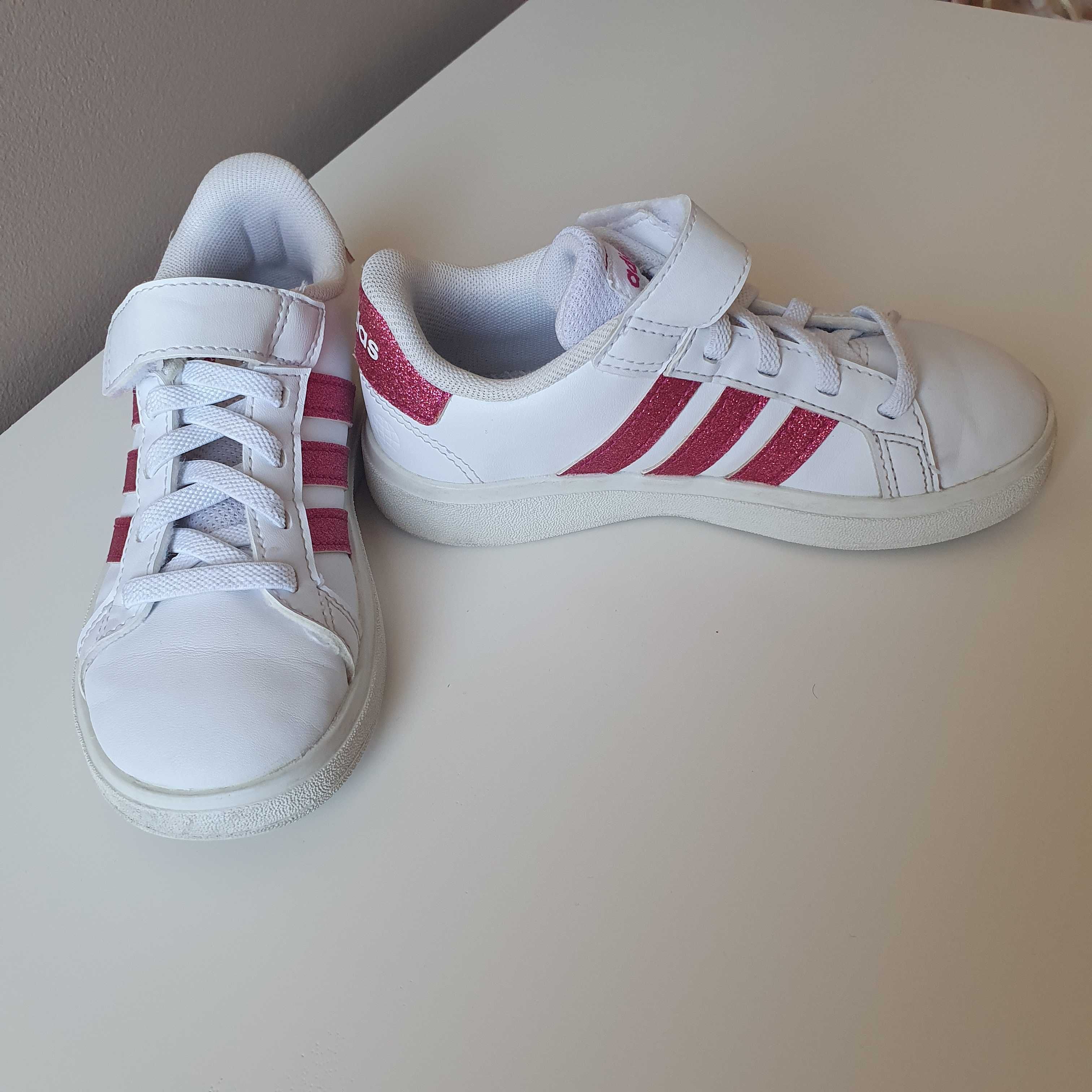 Спортни обувки Adidas за момиче р-ер 28