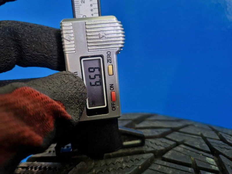 2 Hankook R18 245/40
зимни гуми DOT2920