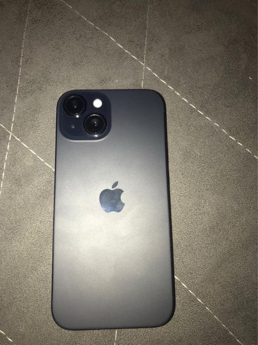 Продам айфон 15 на 256гб  емкость 87%