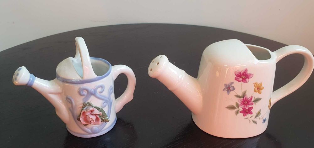 Stropitori Miniaturi, pereche de stropitori portelan, vase flori
