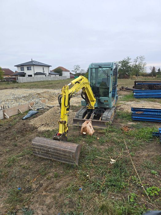 Miniexcavator yanmar
