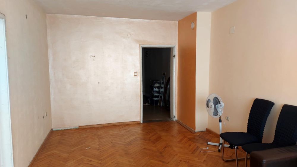 Продава се Тристаен апартамент в Хасково, Промишлена зона - Юг - 90 кв.м за 992 €/кв.м - Снимка #1