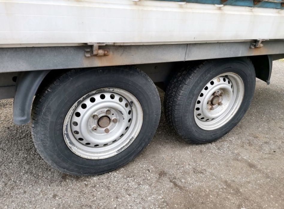 Remorcuta auto DONA 32