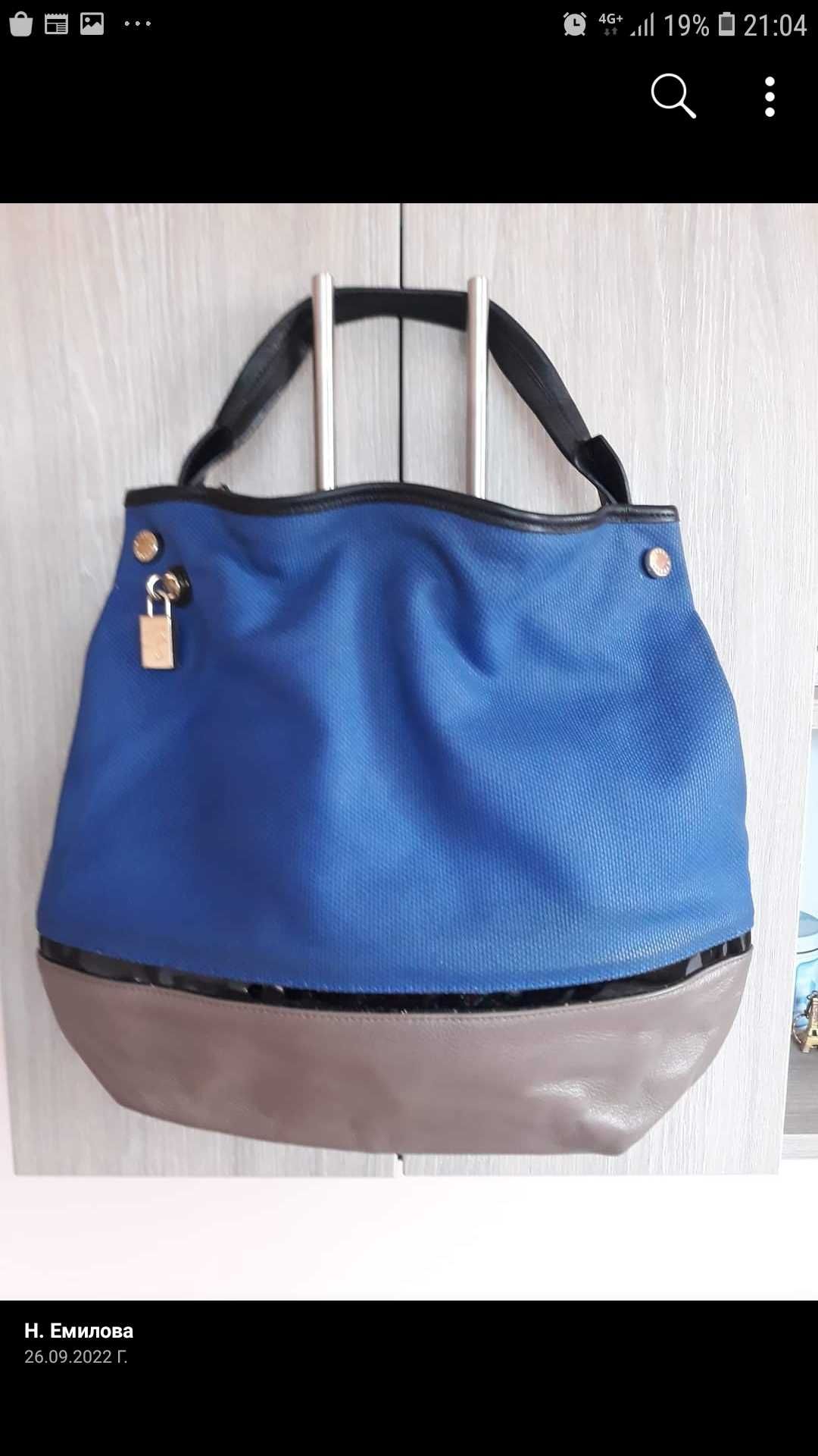Дамска чанта  тъмно синя на МICNAEL Kors оригинална с 5 преградки.