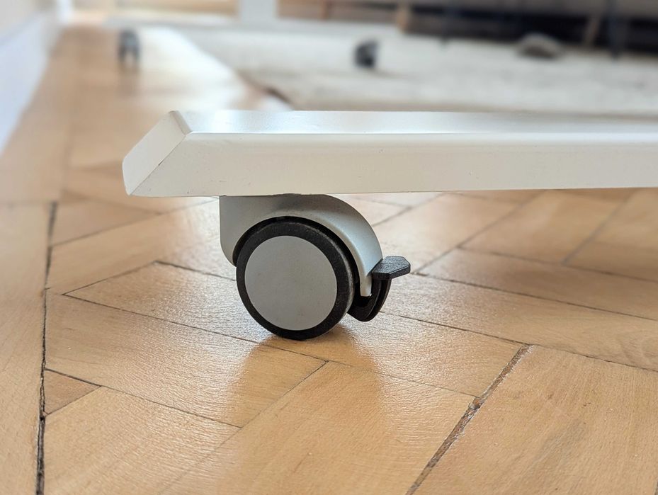 Birou, 4 buc. în stoc