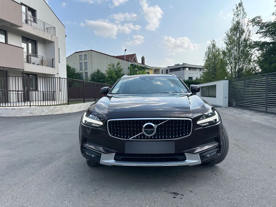 Volvo V90 Volvo V90 T6 Cross Country (320 cp)