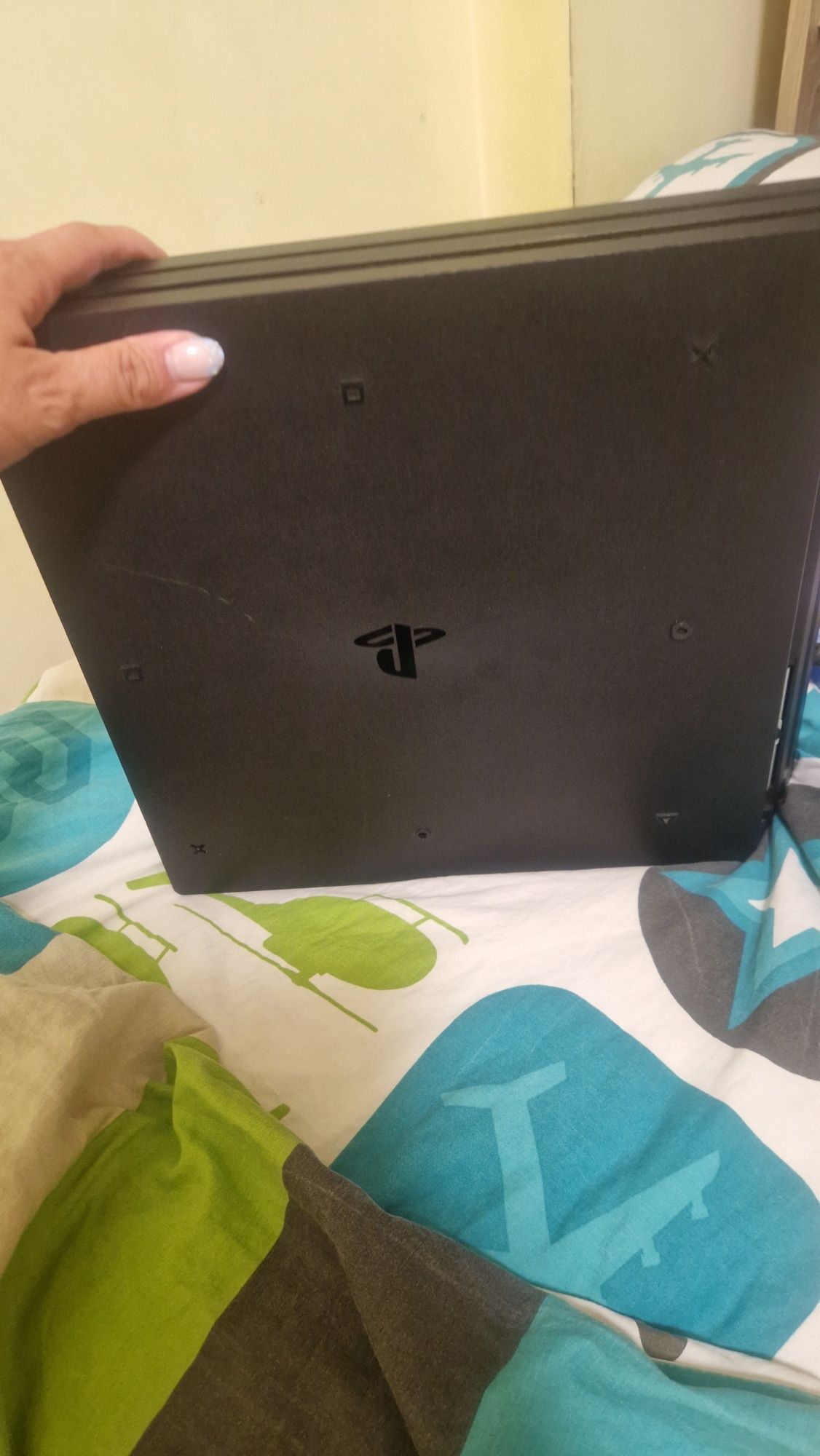 Продавам psp 4pro плюс игра