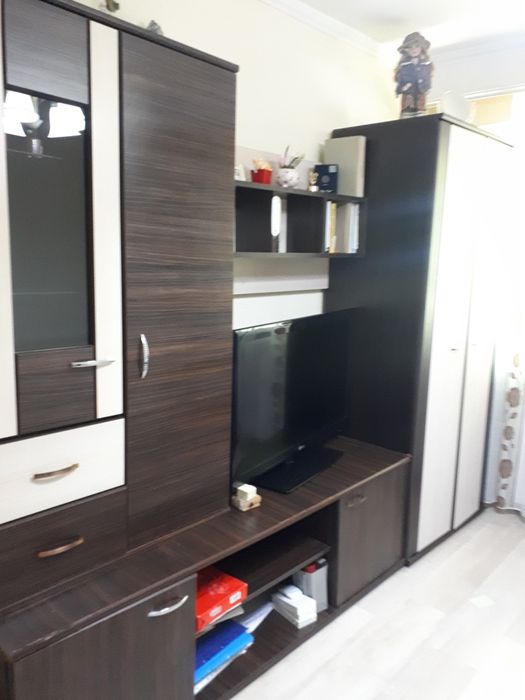 Închiriez apartament