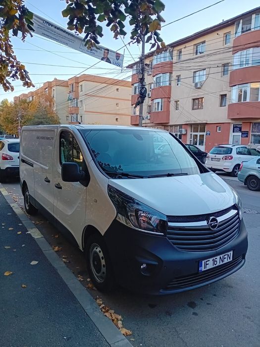 Vând Opel vivaro-B