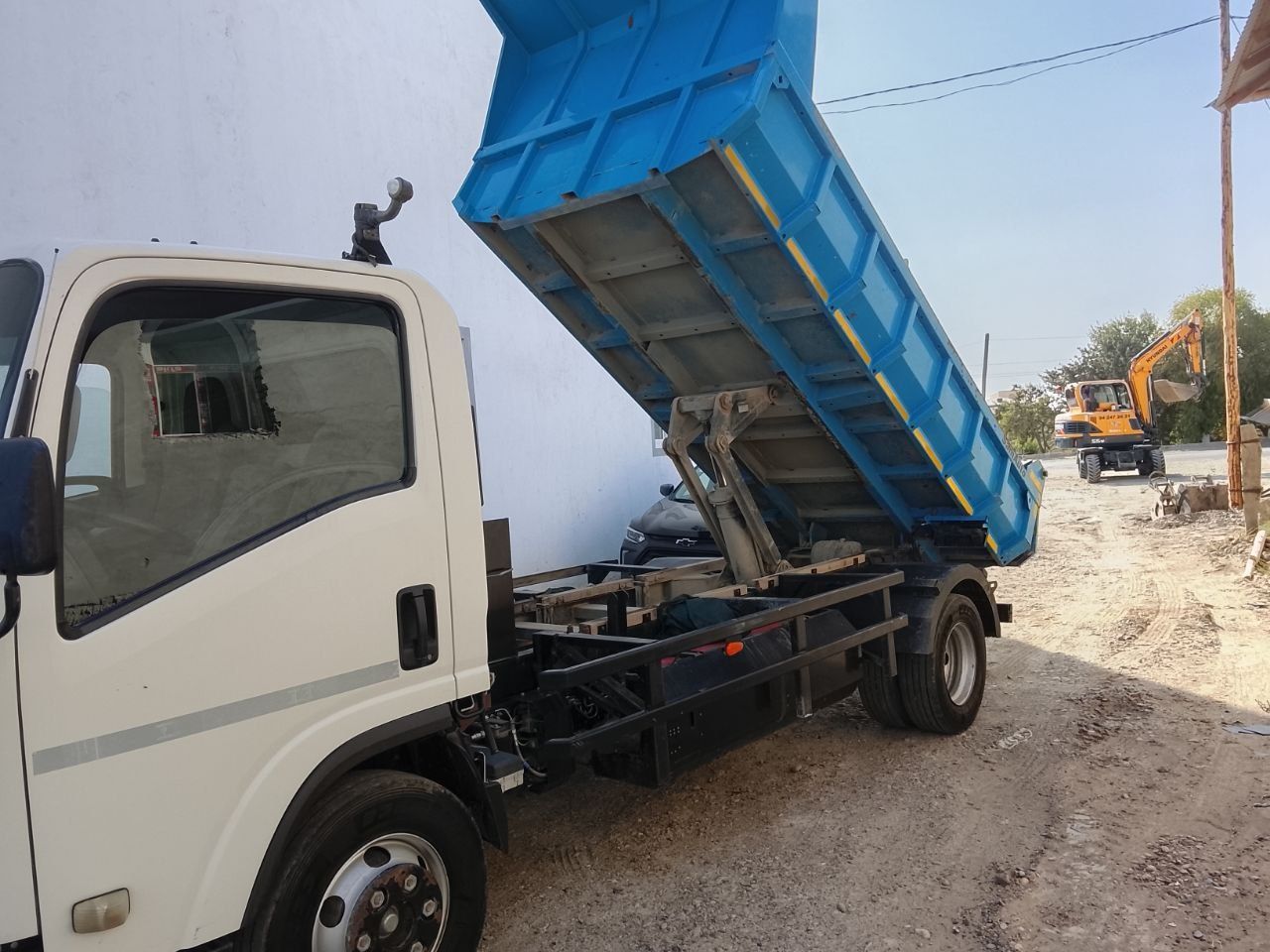 Isuzu zavod samosval