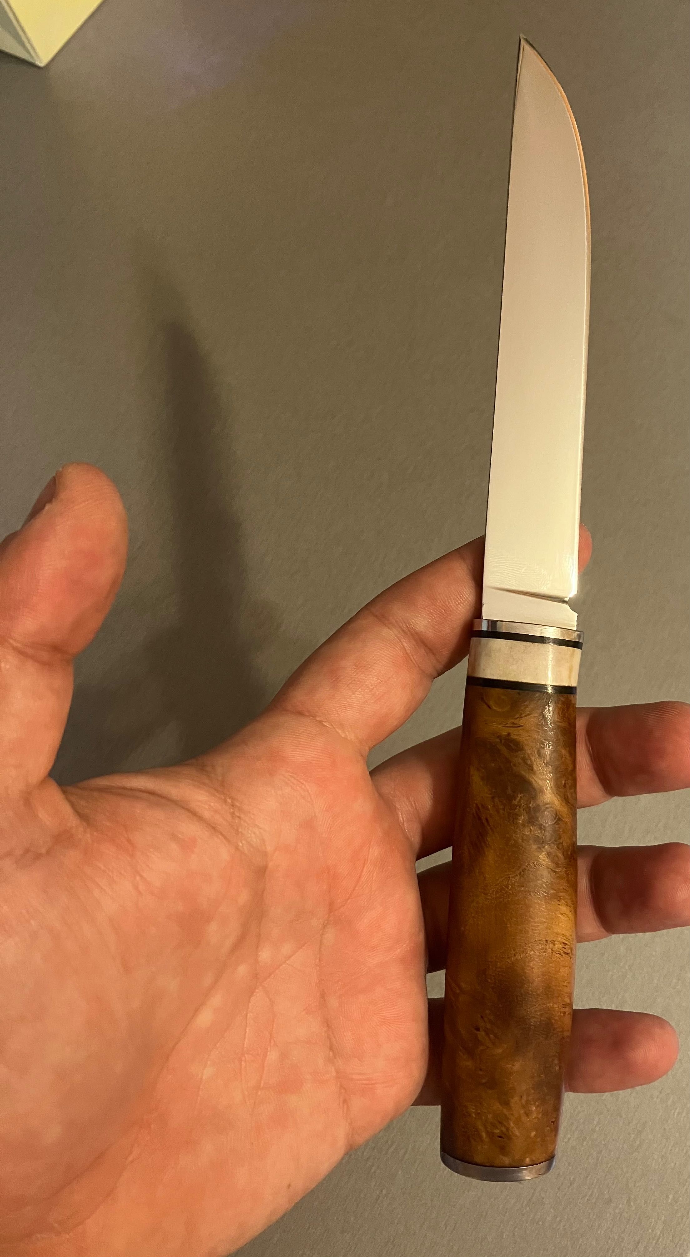 Нож от неръждаема шведска стомана AEB-L