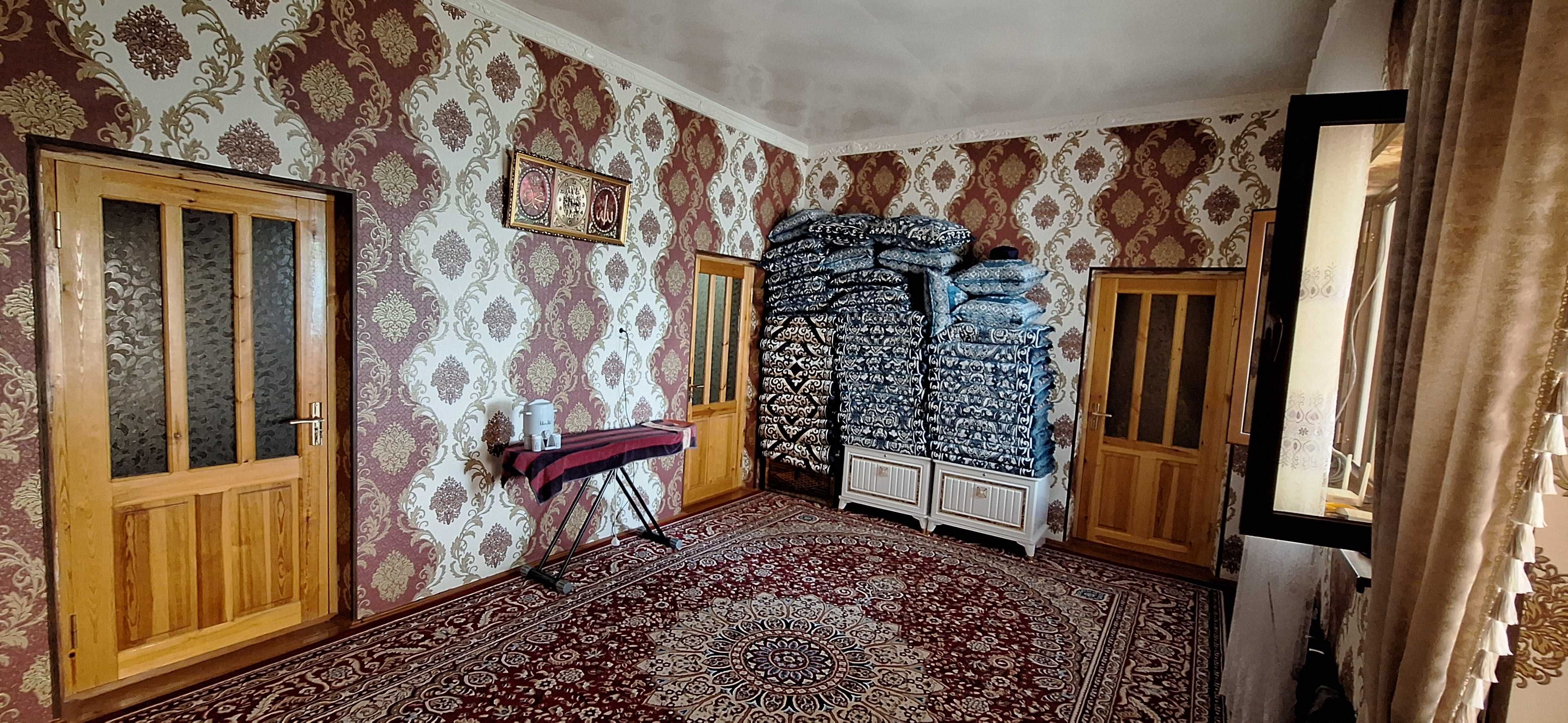 Sirdaryo shahri Agrobank orqasida yangi hovli uy sotiladi.