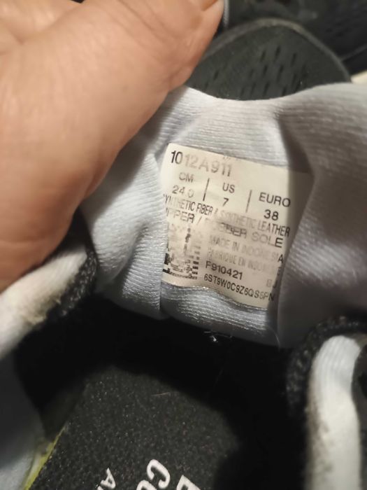 Маратонки asics 38 номер