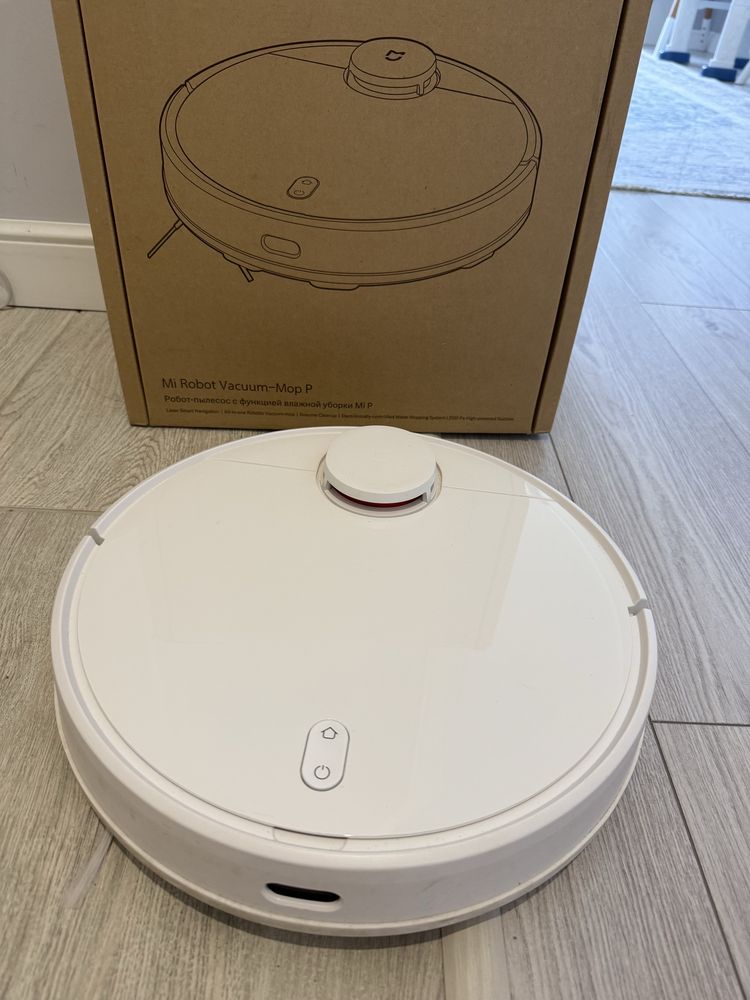 Продаю робот-пылесос MI Robot Vacuum Mop P