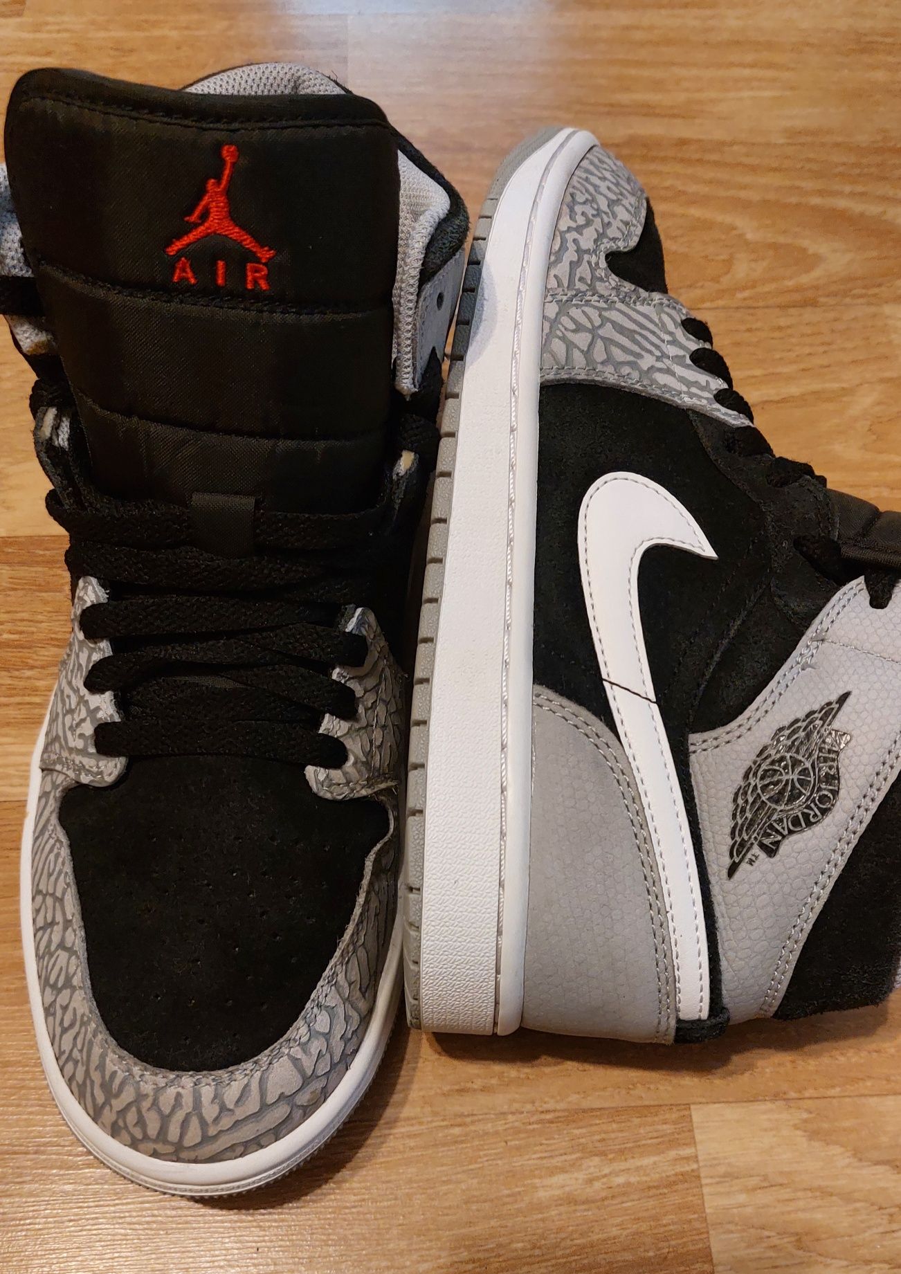 Air Jordan 1 Mid
Elephant Print