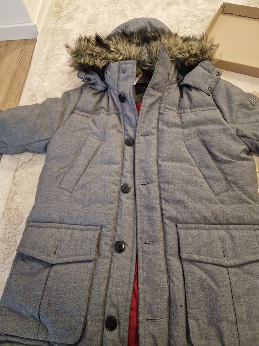 Vând geaca tommy hilfiger barbati