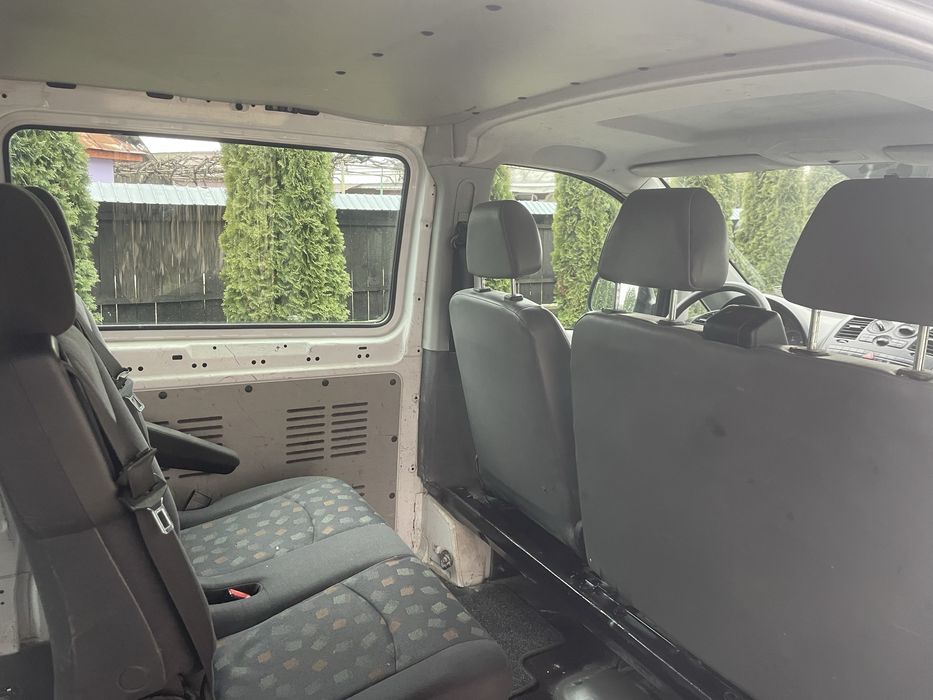 Mercedes Vito 6 locuri cu AC si 180000 km