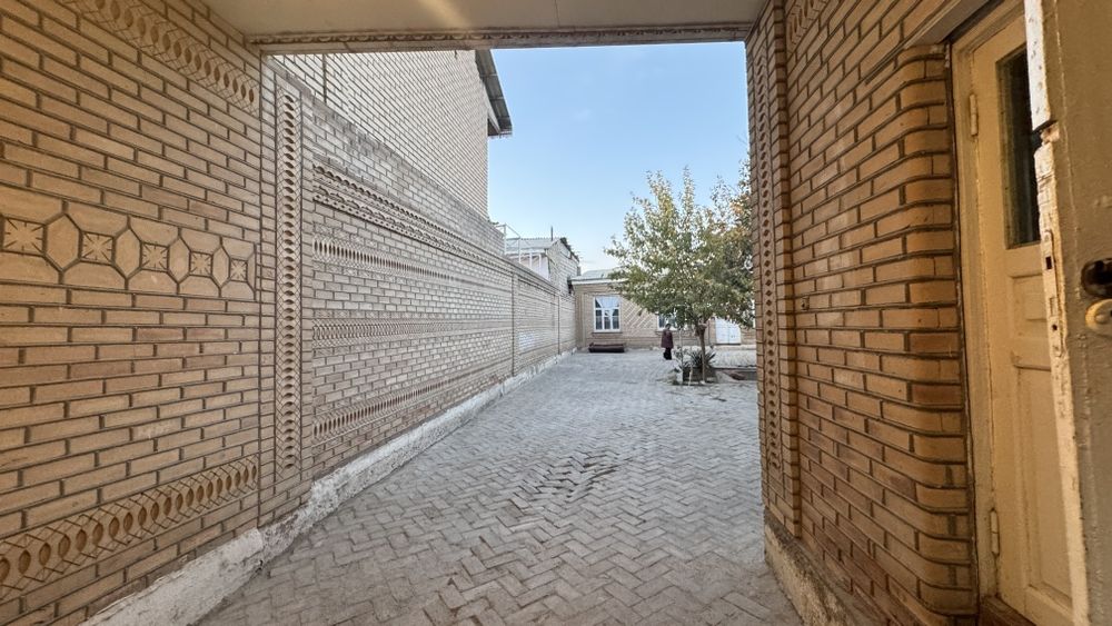 Кармана сентирида ховли сотилади