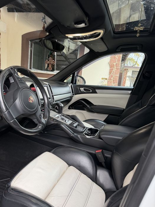 Porsche cayenne 3.0 V6 245 CP